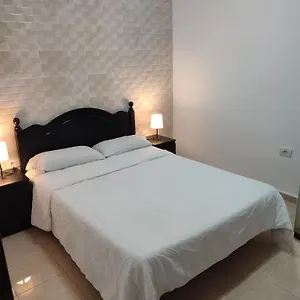https://habitacion-matrimonial-en-casa-compartida.adeje-hotels.com